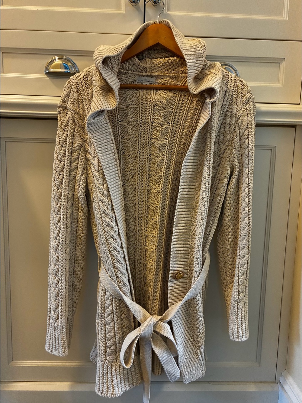 LL Bean Cream Cable-Knit Hooded Belted Cardigan 100% cotton. Med. V.good cond